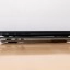Boven de Zenbook S 13 van 2022, onder van 2023 - het verschil in dikte is klein, maar zichtbaar. Ook de aansluitingen zijn anders.