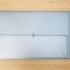 ASUS ZenScreen OLED MQ16FC achterzijde met ingeklapte steun