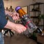 Dyson V12 Detect Slim Absolute - legen van de opvangbak