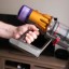 Dyson V12 Detect Slim Absolute - in de hand
