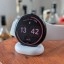 Google Pixel Watch 4 - op de oplader