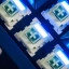 Keychron Ultra-Fast Lime-schakelaars close-up in Keychron Q16 HE 8K