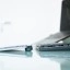 Logitech MX Mechanical (rechts) naast MX Keys (links)