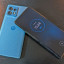 De Motorola edge 40 Pro heeft weer een aan de randen aflopend beeldscherm.