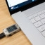 ASUS Zenbook S 16 (2026) - opladen met meegeleverde adapter