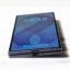 Samsung Galaxy Fold8 Ultra ingeklapt op tafel