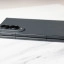 Samsung Galaxy Fold8 (ingeklapt, zijkant)