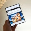 Samsung Fold8 opengeklapt in de hand