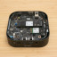 De ASUS NUC 14 Pro AI laat zich eenvoudig openen, je verwijdert de onderkant met een simpel mechanisme. Alleen de SSD en WiFi-module zijn vervangbaar.