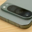 Google Pixel 9 Pro: vuil hoopt zich op bij het camera-eiland, ook bij gebruik van een hoesje.