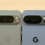 Google Pixel 10 Pro (rechts) naast de Pixel 9 Pro