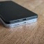 Samsung Galaxy S25 Edge (boven) op de Galaxy S25+