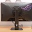 ROG Strix XG27JCG achterzijde met RGB-verlichting