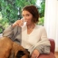 Geen BRITA LARQ iQ, wel Millie Bobby Brown met een hond.