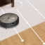 De Roomba j9 beweegt in rechte lijnen over je vloeren.