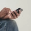 Light Phone III in de hand