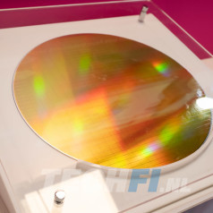 KIOXIA wafer met nieuwe gestapelde QLC NAND dies