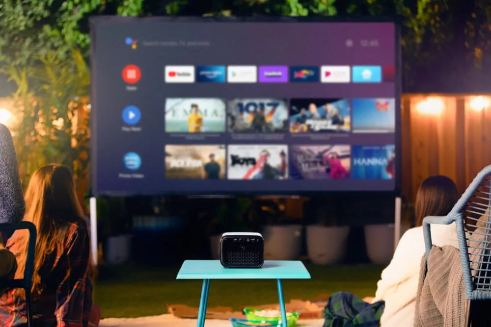 De Philips PicoPix MaxTV PPX720 heeft volledige Android TV aan boord
