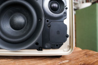 JBL Authentics 300