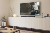 Denon DHT-S217 zijaanzicht onder TV