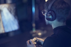 B&O Beoplay Portal (2022) - tot 42 uur gamen