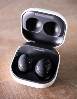 Samsung Galaxy Buds 2: Sound by AKG