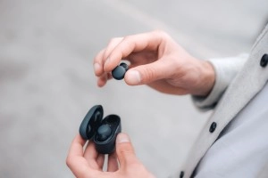 Draadloze oordopjes komen altijd met een draadloze oplaadcase