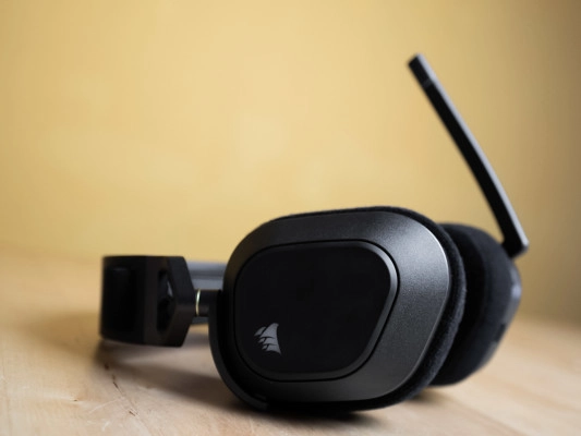 Corsair HS80 RGB Wireless