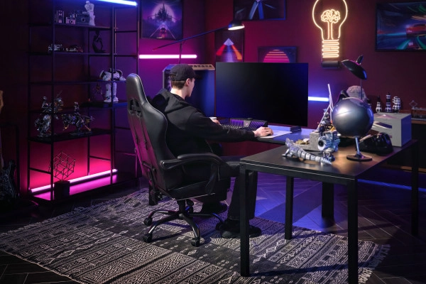 De 42-inch versie van de LG C2 OLED kan ook dienen als (gaming) monitor.