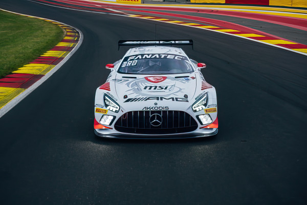 Mercedes AMG auto met MSI logo