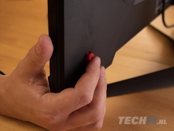 Voor het bedienen van het menu heeft de MSI Optix G273FQ dit handige pookje.