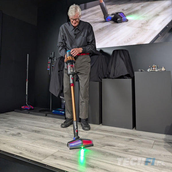 Dyson V16 Piston Animal demonstratie door James Dyson