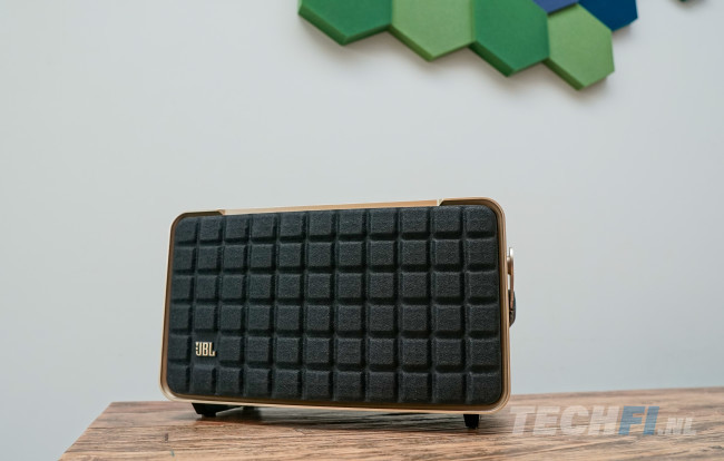 JBL Authentics 300