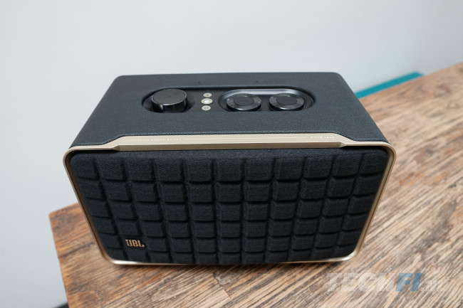 JBL Authentics 300