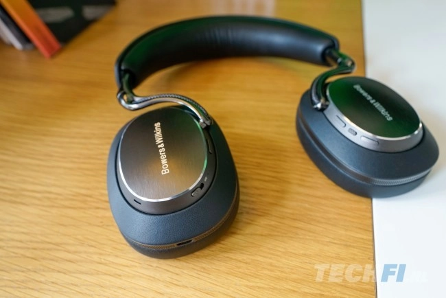 Bowers & Wilkins Px8 S2