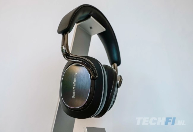 Bowers & Wilkins Px8 S2