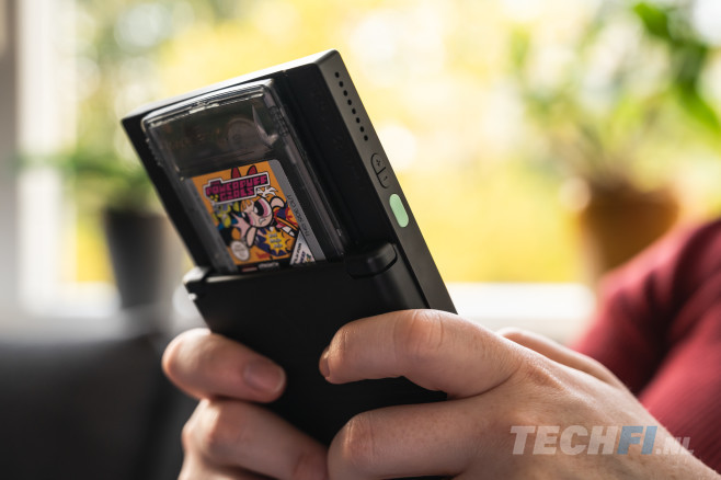 De Analogue Pocket werkt met de originele cartridges voor de Game Boy, Game Boy Color en Game Boy Advance.<br />
(Alle foto's bij dit artikel zijn gemaakt door Tom Kauwenberg.)