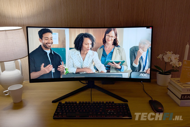 De AOC CU34B3E is een 120 Hz ultrawide monitor en een zacht prijskaartje.