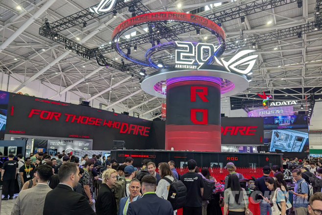 Zoals altijd had ASUS twee gedeeltes van de beursvloer in Hal 1 in Nangang. E&eacute;n gewijd aan Republic of Gamers, en &eacute;&eacute;n aan al het andere dat het bedrijf te bieden heeft.&nbsp;