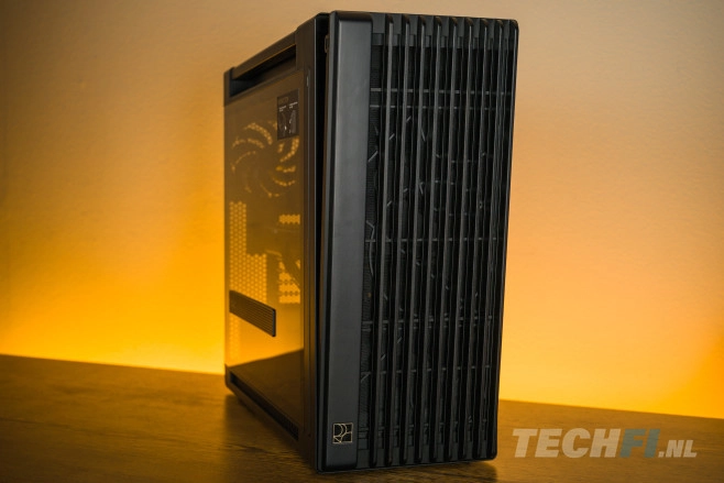 ASUS levert zelf geen ProArt systemen, maar doet dat via partners, zoals Alternate. Dat stuurde ons deze Powered by ASUS ProArt PC, met indrukwekkende specificaties.