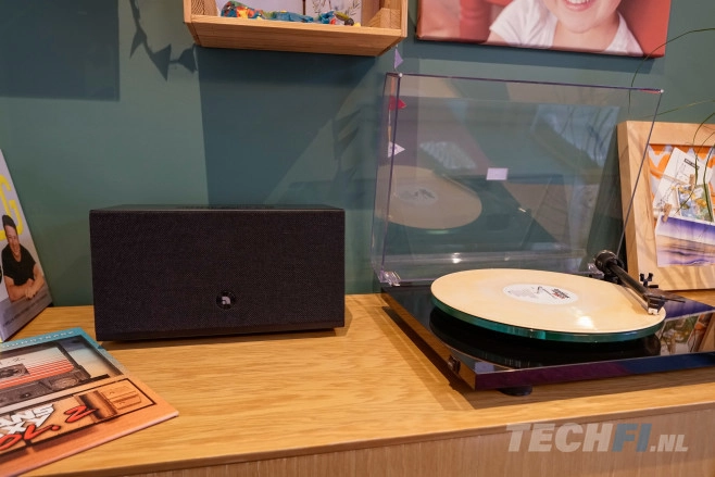 De Audio Pro C10 MkII W is voorzien van een lijningang om desgewenst een (voorversterker van een) draaitafel aan te sluiten.