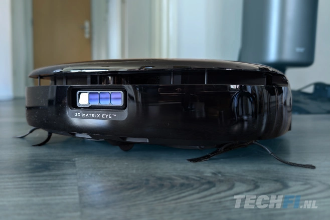 De Eufy Omni S1 Pro is een dweilende stofzuigrobot uit het topsegment, met een bijbehorende prijs. Dat schept hoge verwachtingen.&nbsp;