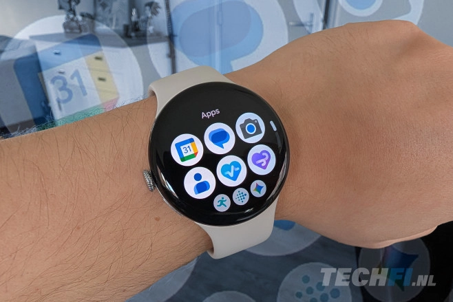De Google Pixel Watch 4 heeft een sterk verbeterd beeldscherm, een veel langere accuduur en die twee onderdelen zijn bij dit model ook nog eens repareerbaar.