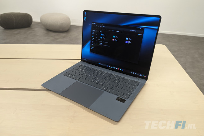 De Huawei Matebook X Pro (2024) weeg slechts 980 gram, maar bevat toch een Intel Core Ultra 9 processor en een 70 wattuur accu - en 6 luidsprekers!
