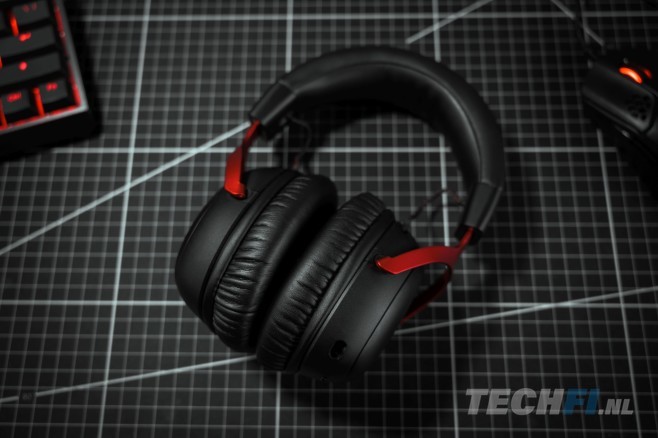 De HyperX Cloud III Wireless levert de vertrouwde klank en kwaliteit, met zeer lange werktijd op een acculading.<br />
(Alle foto's bij dit artikel zijn gemaakt door Tom Kauwenberg.)