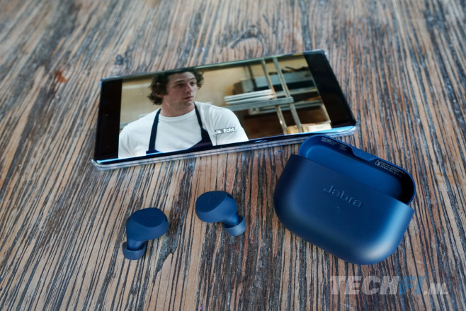 De Jabra Elite 8 Active zijn echt voor sporters ontworpen, wat onder meer blijkt uit de uitstekende waterbestendigheid. Maar ze hebben meer troeven.