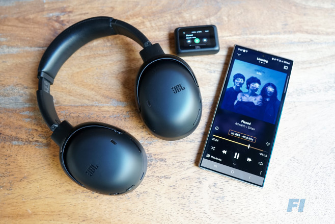 De JBL Tour One M3 strijdt mee met de beste noise-cancelling hoofdtelefoons. Hij biedt een enorme hoeveelheid functies, waaronder een uitstekende equalizer en Bluetooth Auracast. Het Smart Tx is prijzig, maar wel handig.