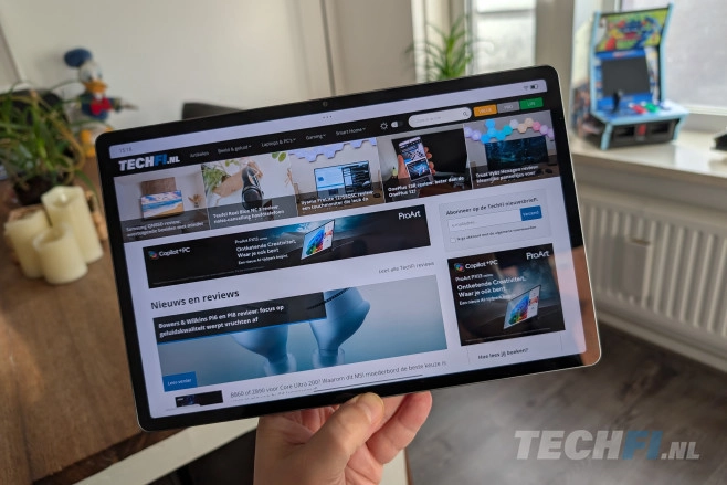De Lenovo Tab Pro (2025) is een groter dan de vergelijkbaar geprijsde instap iPad. Hij heeft ook meer (en uitbreidbare) opslag, en een meegeleverde stylus. Daarmee is het een interessante alternatief voor de 'standaard tablet', voor wie in het Google in plaats van het Apple ecosysteem vertoeft.