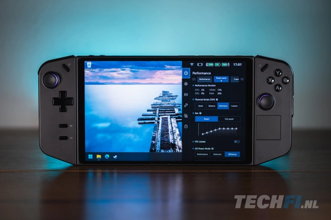 De Lenovo Legion Go heeft het grootste, scherpste beeldscherm van de PC handheld consoles tot dusver. Legion Space moet helpen om de aansturing met controllers te vereenvoudigen.<br />
(Alle foto's bij dit artikel zijn gemaakt door Tom Kauwenberg.)