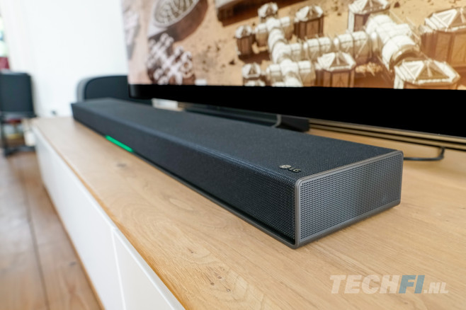 De LG Sound Suite producten - een soundbar, twee verschillende maten draadloze speakers en een subwoofer - laten zich op allerlei manieren combineren voor een surround-oplossing op maat.